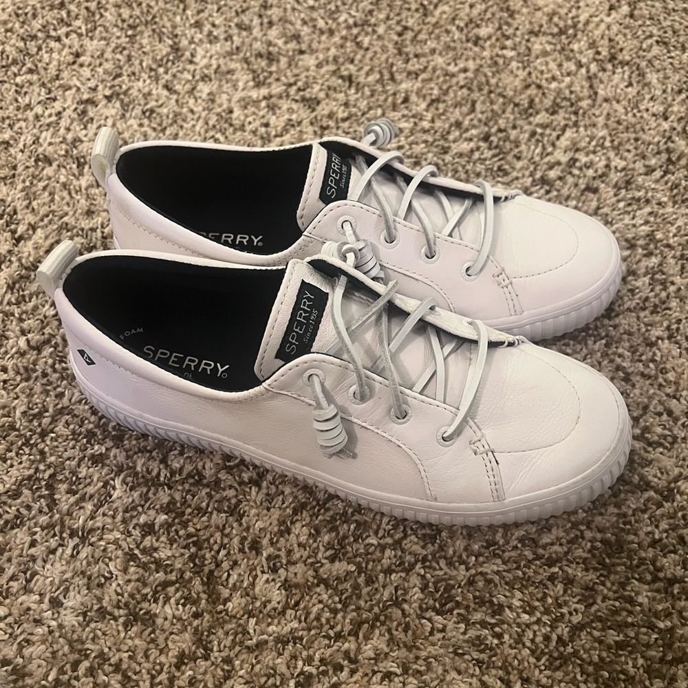 Women’s size 8 white Sperry shoes